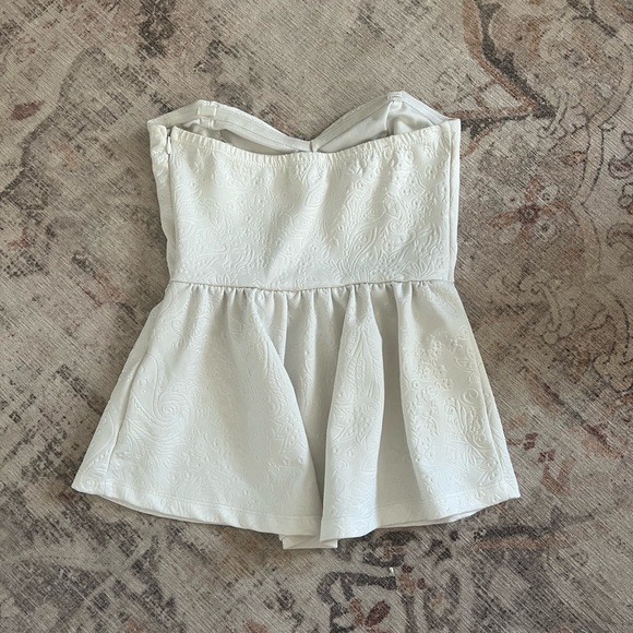 Pins and Needles White Floral Print strapless shirt - Picture 2 of 4